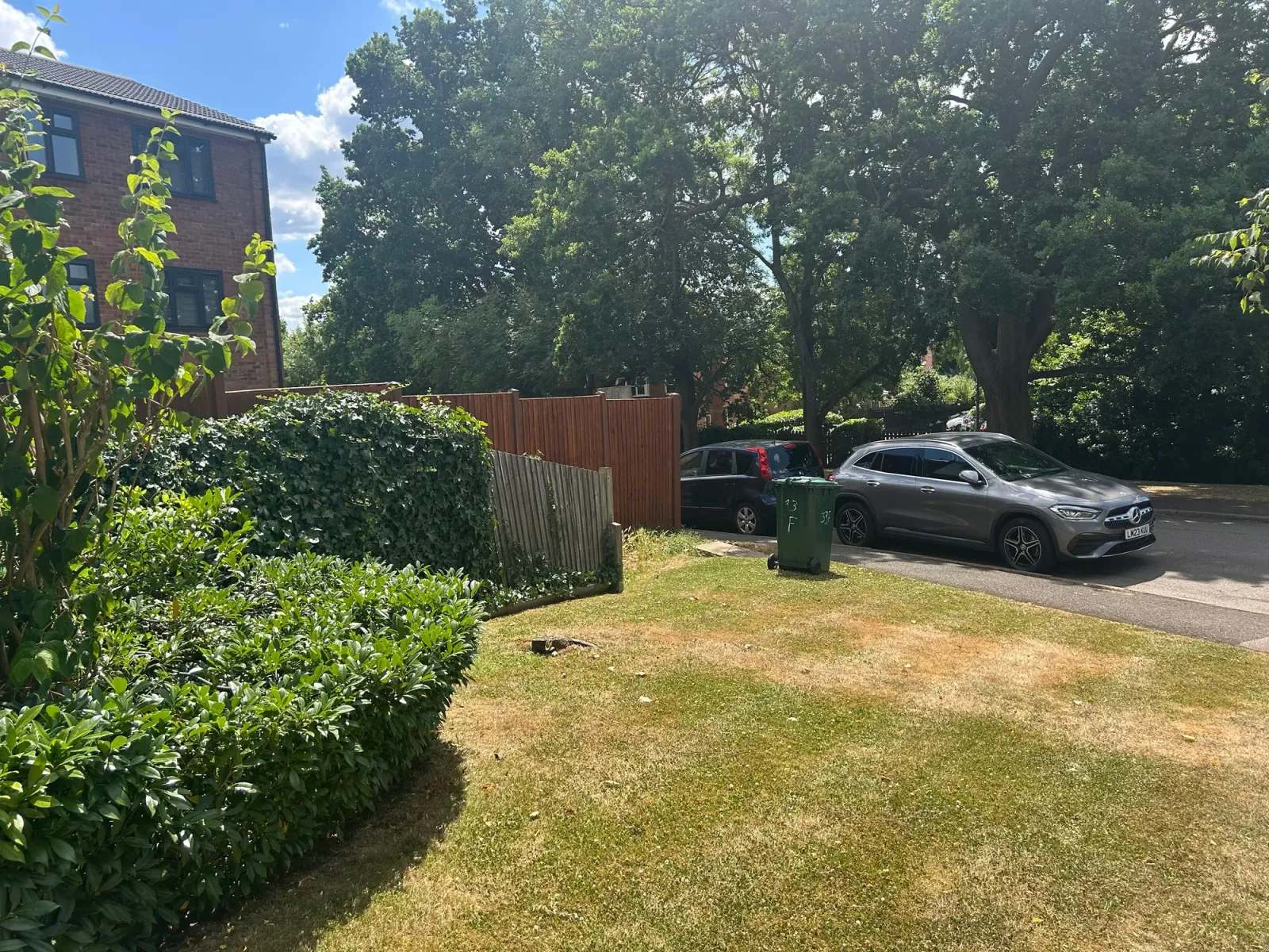 Close-board fence panel