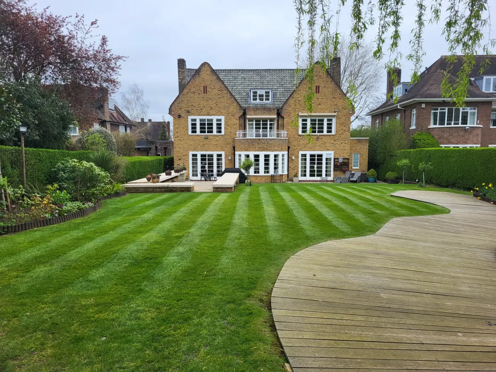 Hampstead garden, regular maintenance visit
